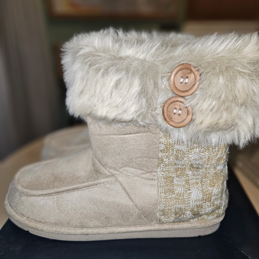 Dr. Scholl's Tan and Cream Cozy Slippers, Women's Size 11